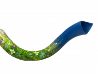 Shofar with meadow flowers_1